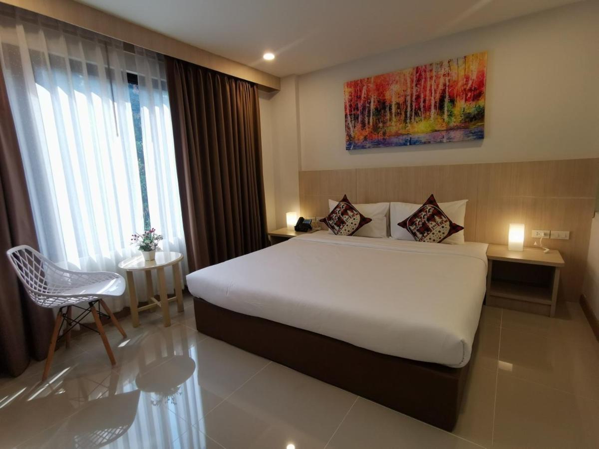 Malee Hotel Chiang Mai Extérieur photo